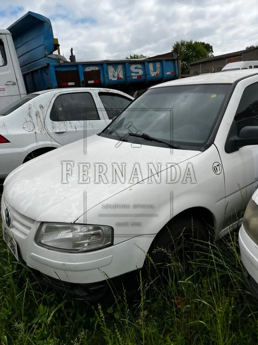 LOTE 005 - AUTOMÓVEL VW/ PARATI 1.6, ANO/MODELO 2008/2009, PLACA IOY5081. AVALIADO EM R$ 2.600,00.