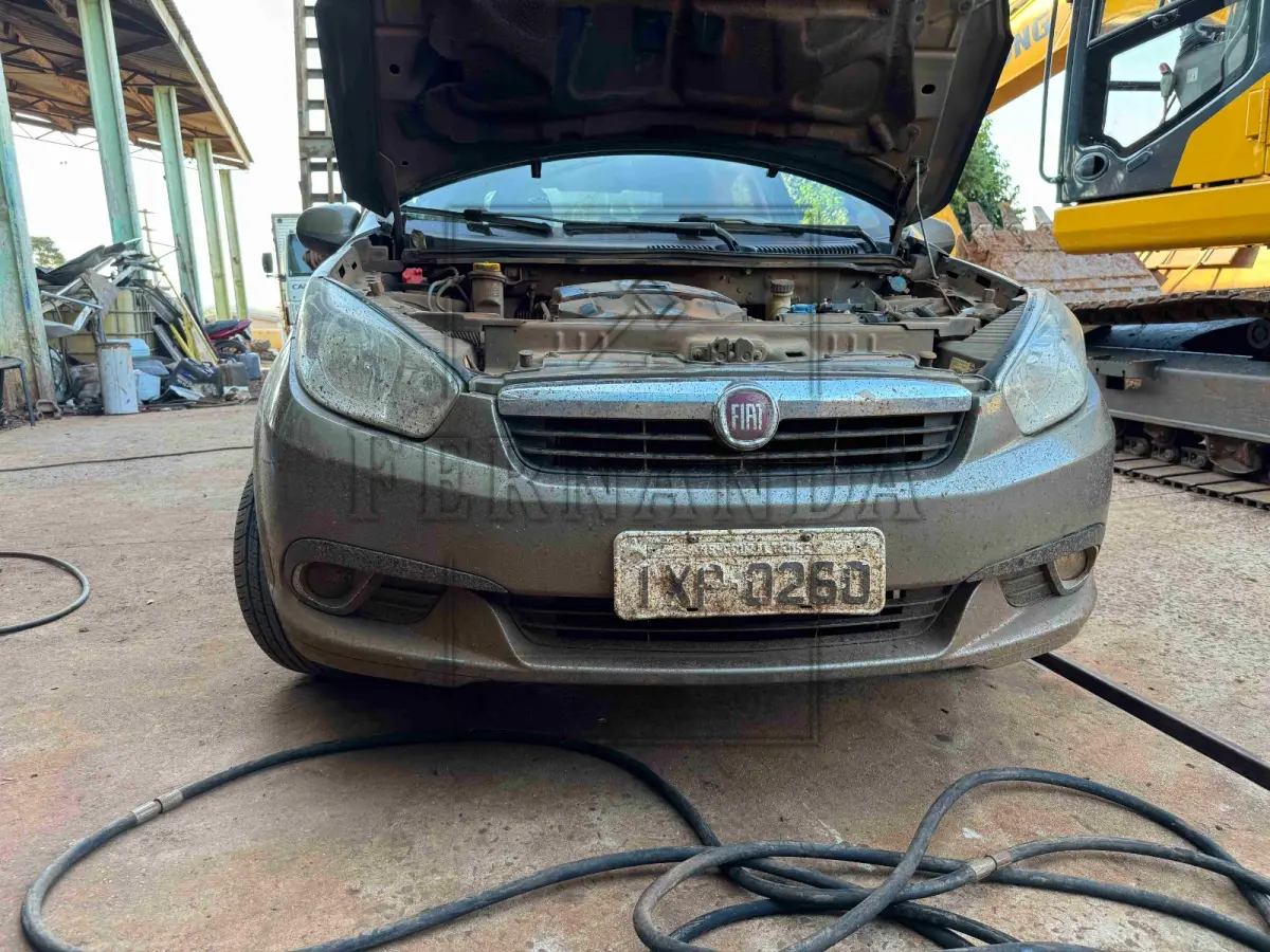 LOTE 007 - Veículo marca Fiat, modelo Siena Essence 1.6, cor cinza, ano 2016, modelo 2016, combustível álcool/gasolina, placas IXP-0260.