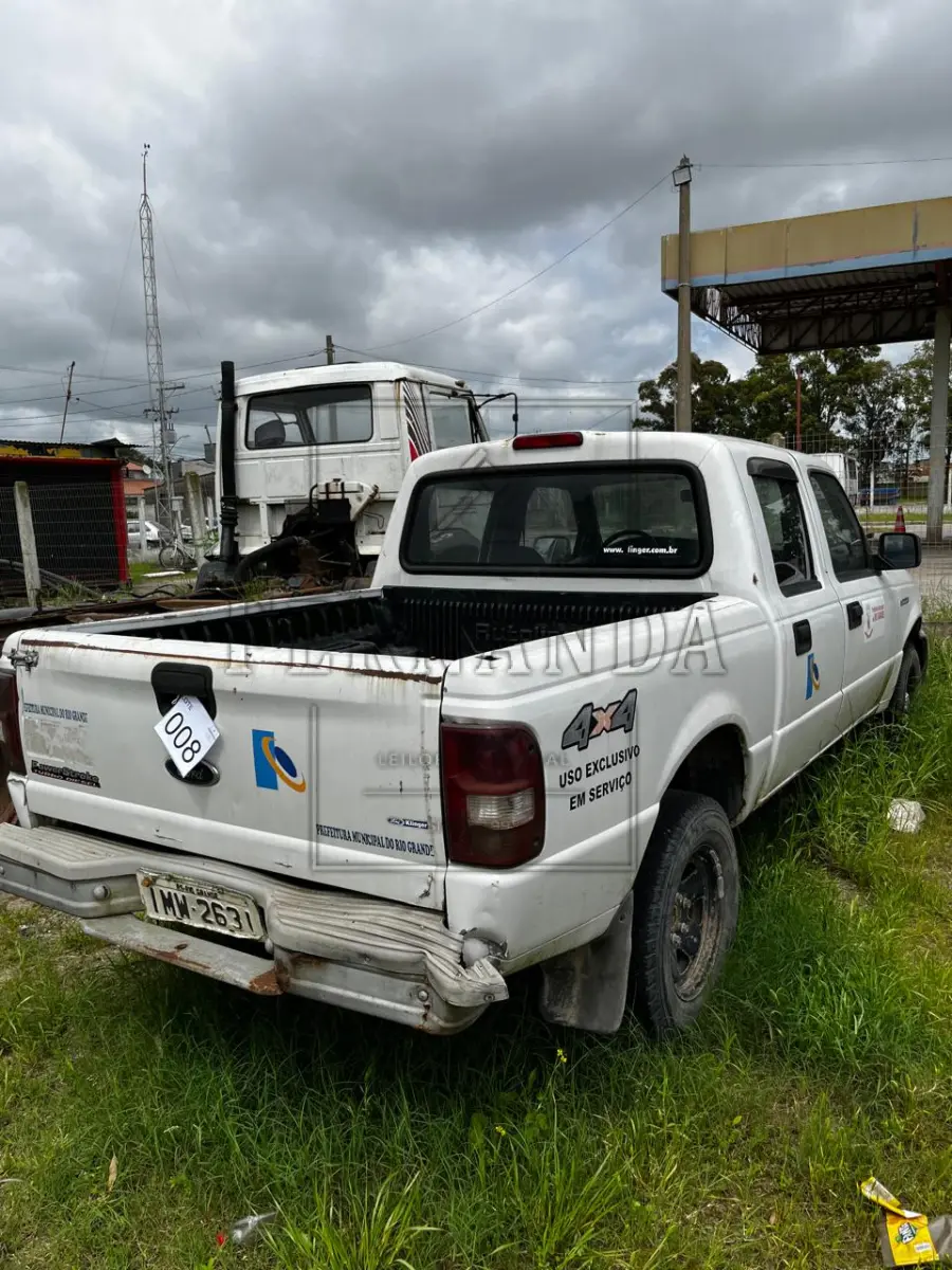 LOTE 008 - FORD RANGER XL 13F, ANO/MODELO 2005/2006,PLACA IMW2631. AVALIADA EM R$ 4.400,00.