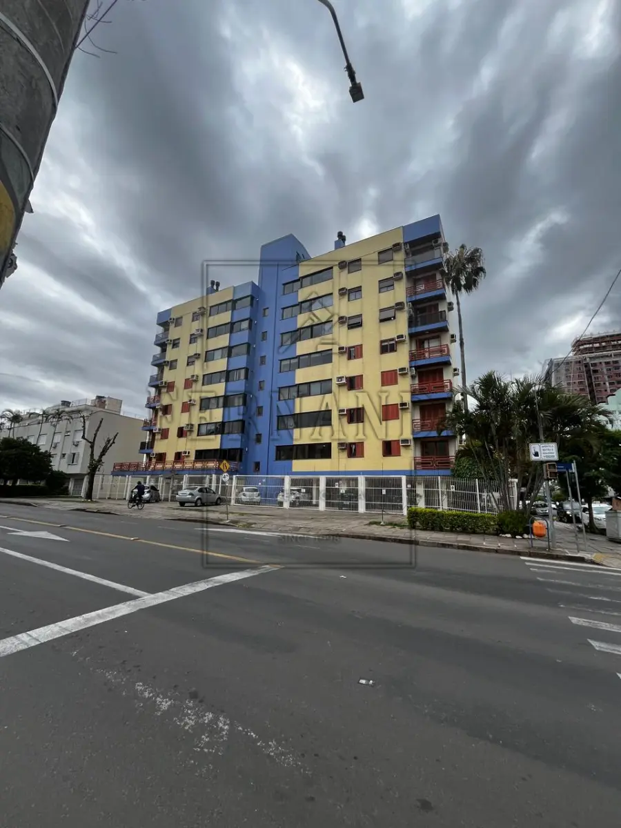 LOTE 001 - O apartamento n°201 do Edifício Pezzi, sito na Rua Marcílio Dias, n°531. Matrícula n° 32.500. Avaliado em R$ 650.000,00. 1°Leilão.