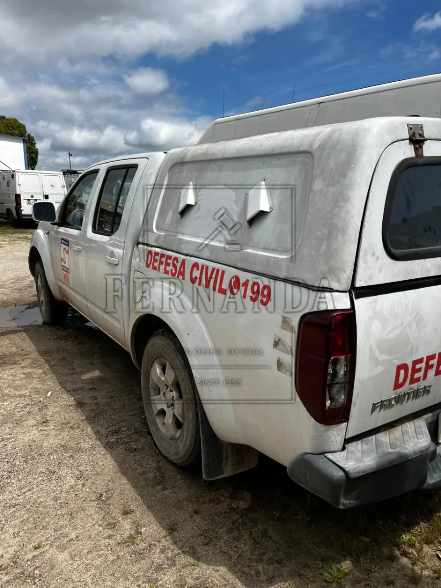 LOTE 010 - NISSAN FRONTIER, ANO/MODELO 2009/2009, PLACA IPW2905. AVALIADA EM R$ 18.000,00.