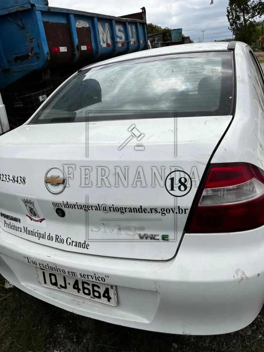 LOTE 004 - AUTOMÓVEL GM/ PRISMA JOY, ANO/MODELO 2009 / 2010, PLACA IQJ 4664. AVALIADO EM R$ 2.600,00.
