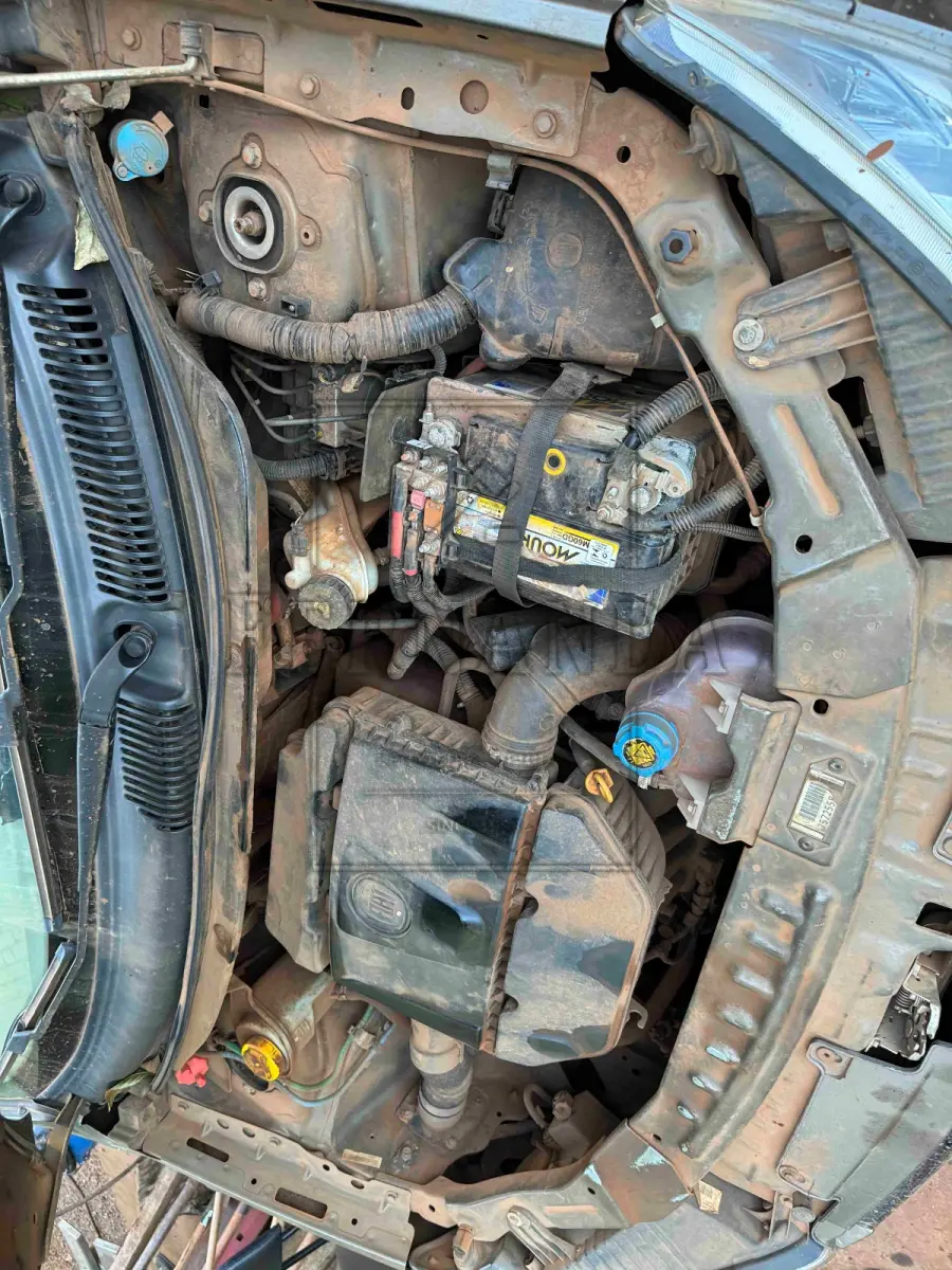 LOTE 007 - Veículo marca Fiat, modelo Siena Essence 1.6, cor cinza, ano 2016, modelo 2016, combustível álcool/gasolina, placas IXP-0260.