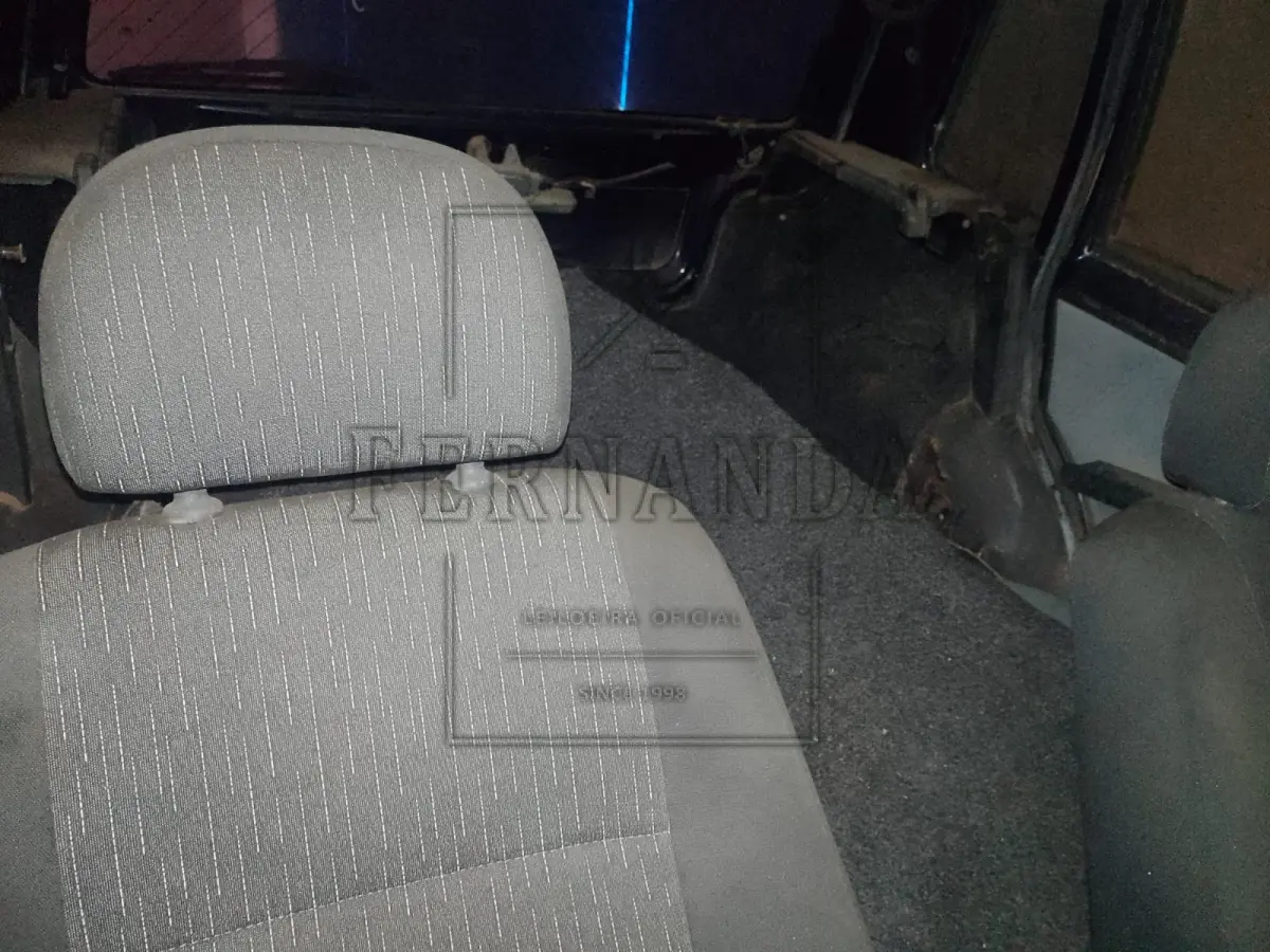 LOTE 001 - Veículo Fiat/Uno Mille SX, azul, ano/modelo 1997/1998, placas JNP0037. Avaliado em R$ 1.500,00.