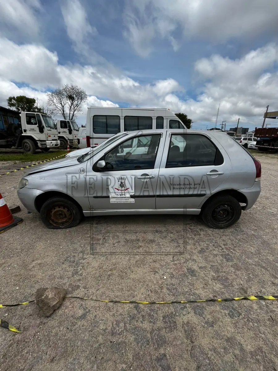 LOTE 013 - FIAT PALIO, ANO/MODELO 2004/2004, PLACA IMA8J51. AVALIADO EM R$ 2.600,00