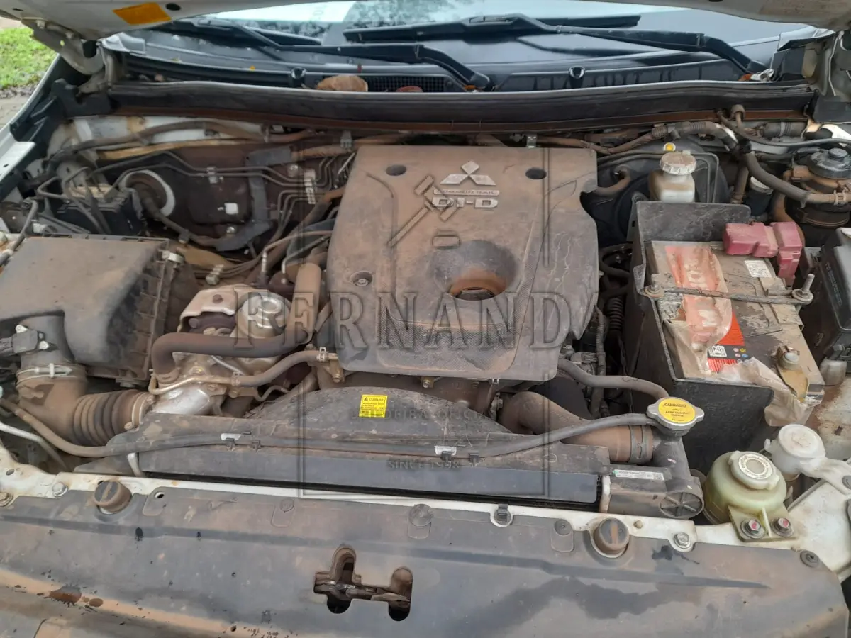 LOTE 003 - Caminhonete Cabine Dupla Mitsubishi L200 Triton Sport GL,  2.4 4x4 MT, cor branca, capacidade 5pessoas, ano/modelo 2018/2019. Avaliada em R$ 70.838,40.