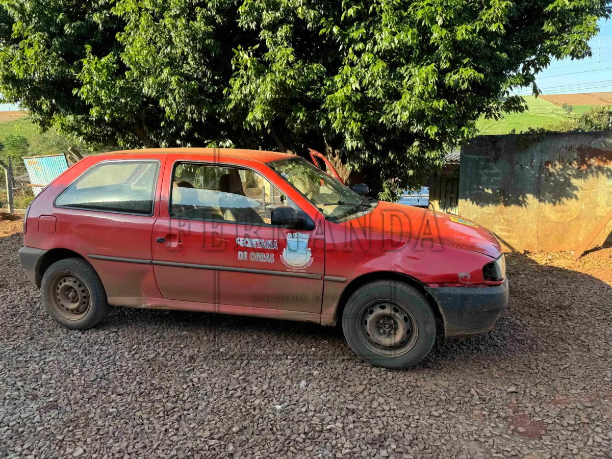 LOTE 004 - Veículo marca Volkswagem, modelo Gol Special 100, chassi 9BWCA05Y12T056058, cor vermelha, ano 2001, modelo 2002,, placas AJC-1225