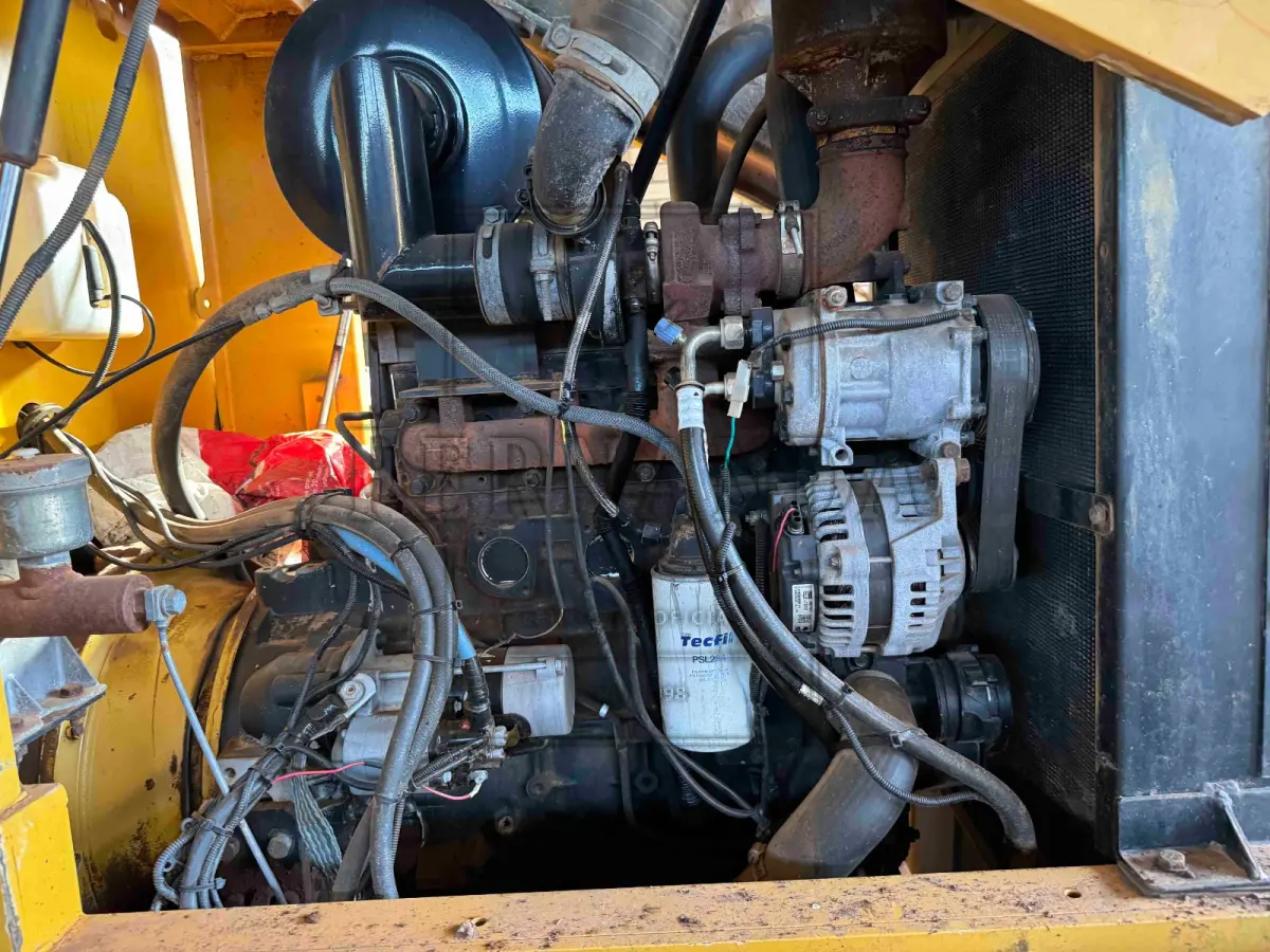 LOTE 002 - Carregador, marca MAXLOADER, modelo MAX934N, ano 2017, número série MCH0005.