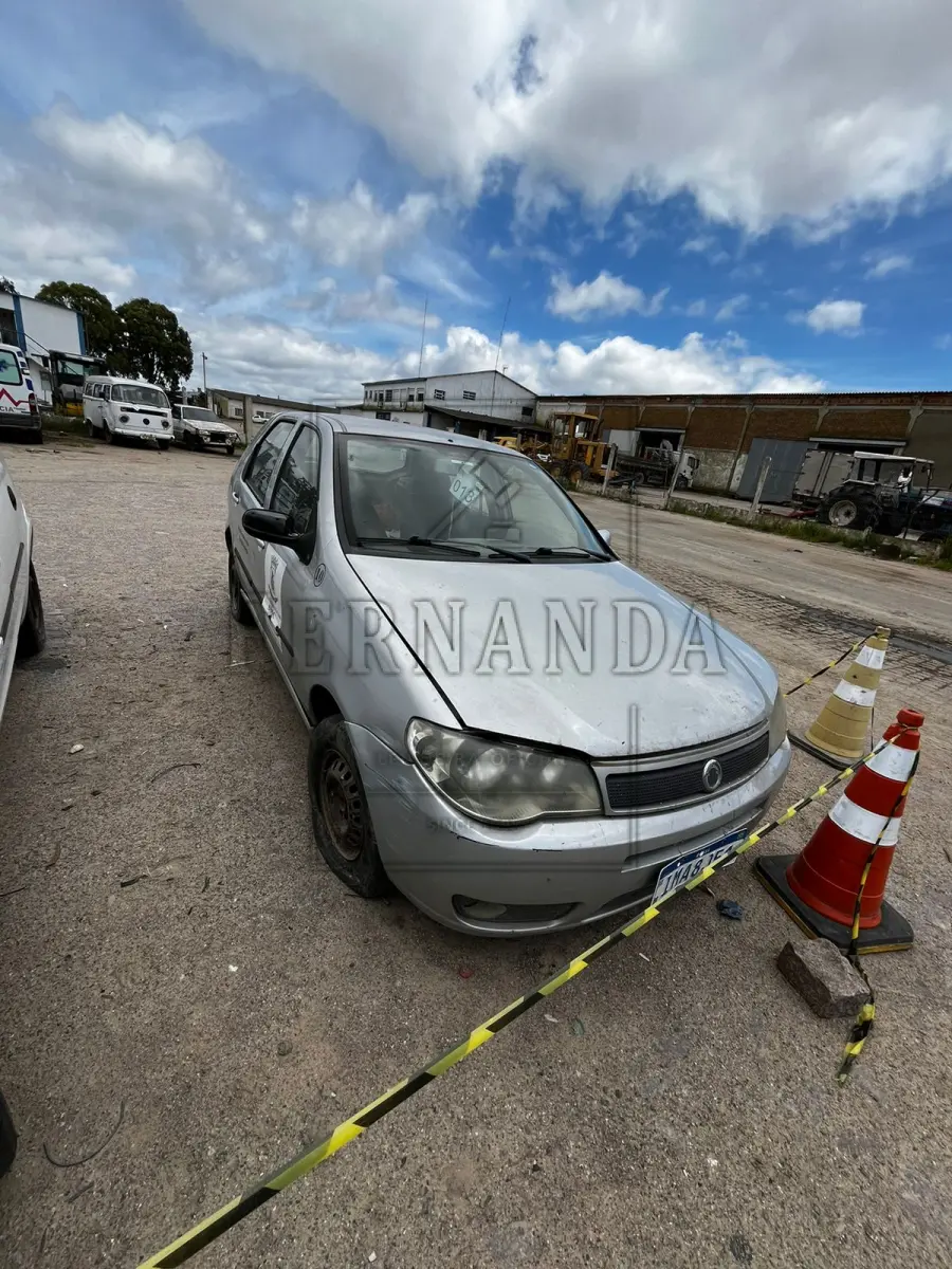 LOTE 013 - FIAT PALIO, ANO/MODELO 2004/2004, PLACA IMA8J51. AVALIADO EM R$ 2.600,00