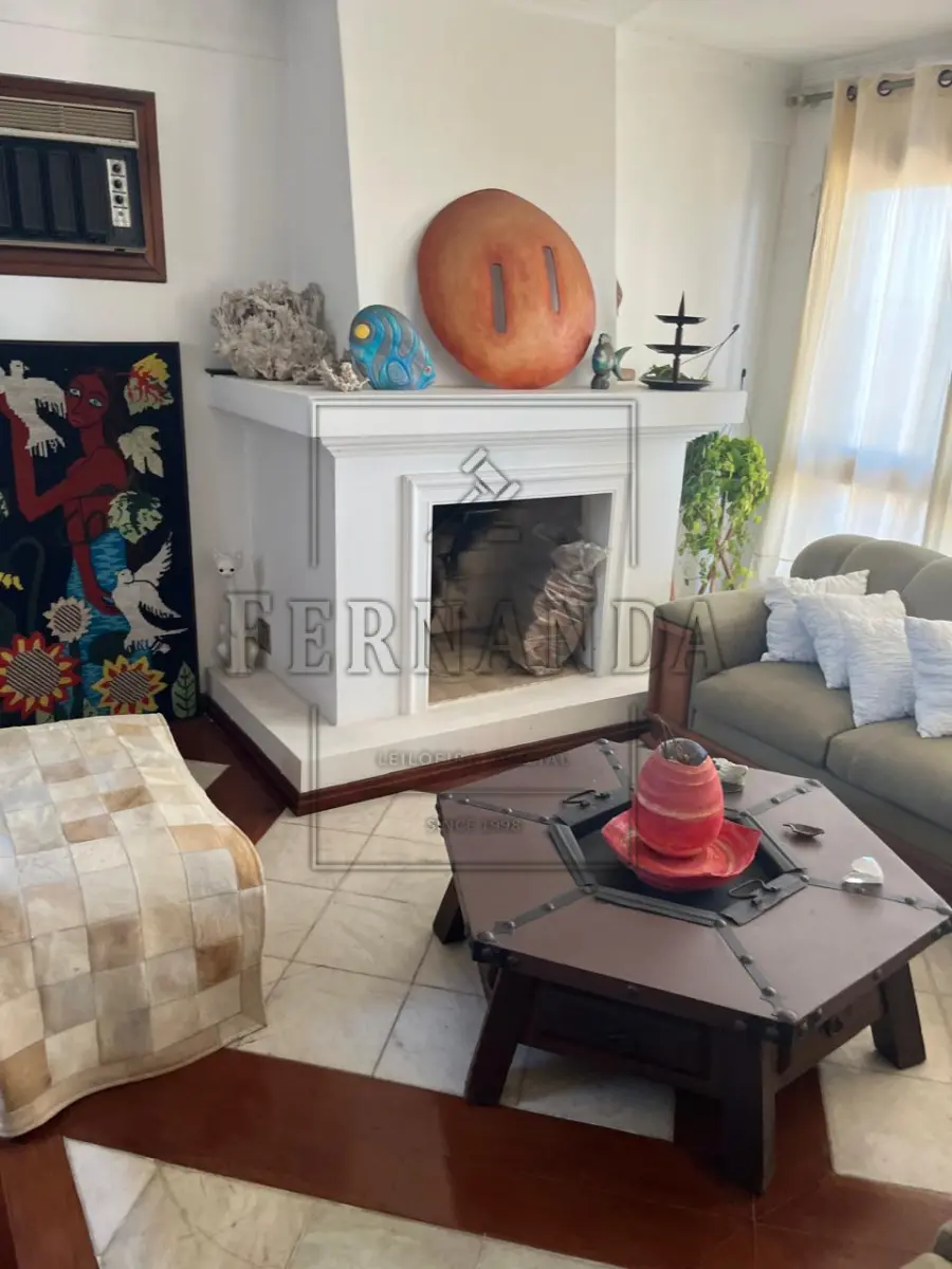 LOTE 002 - CANOAS/RS - Apartamento 1201 e 1301 (triplex), localizado na Rua General Salustiano n°452, Edifício Los Angeles, Canoas/RS. Área privativa de 412m². Matrícula n° 42.011 do Registro de Imóveis de Canoas. Avaliado em R$ 2.100.000,00. 1° Leilão.