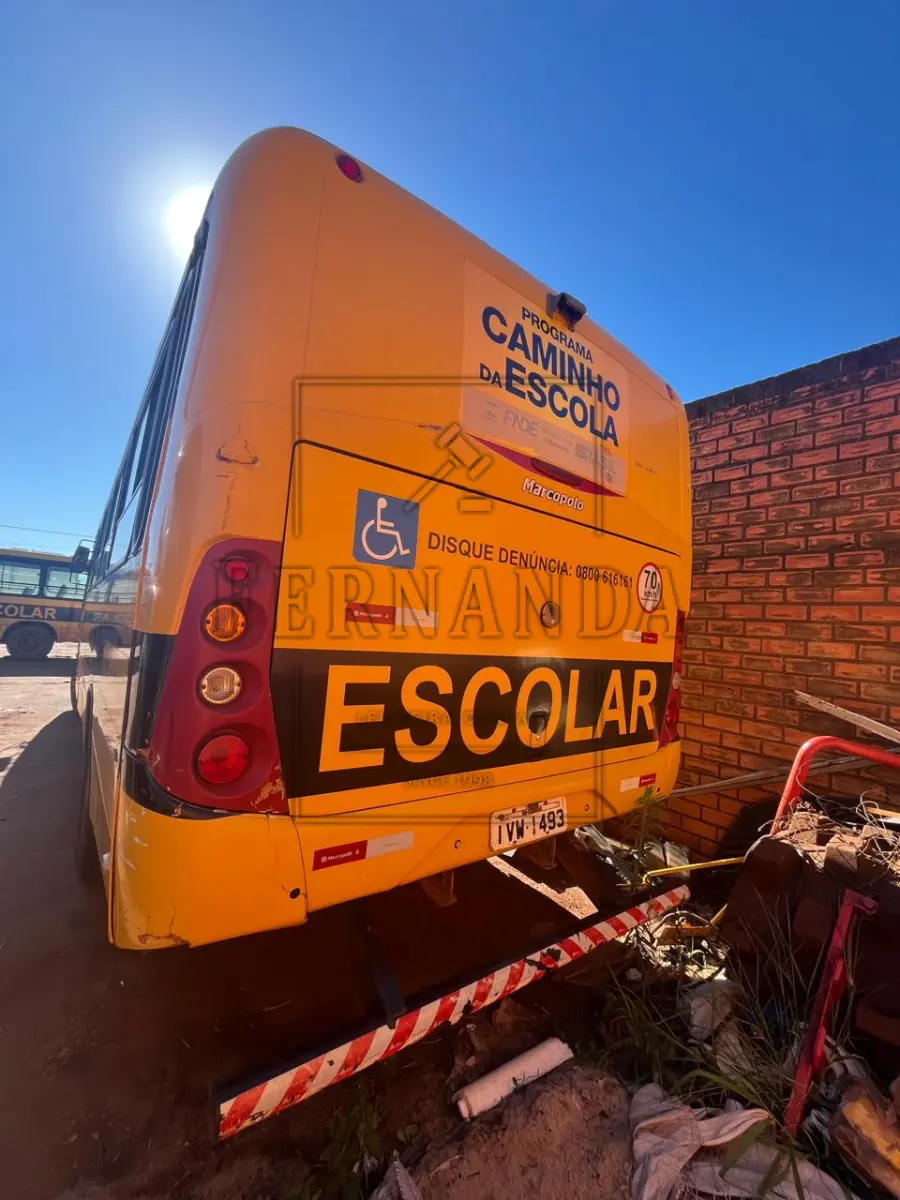 LOTE 001 - Ônibus, Volkswagen 15.190 EOD E.HD.ORE, 2013/2014, placas IVW1493, renavam 01015978441, passageiro. OBS. Motor desmontado. Avaliação R$ 55.000,00