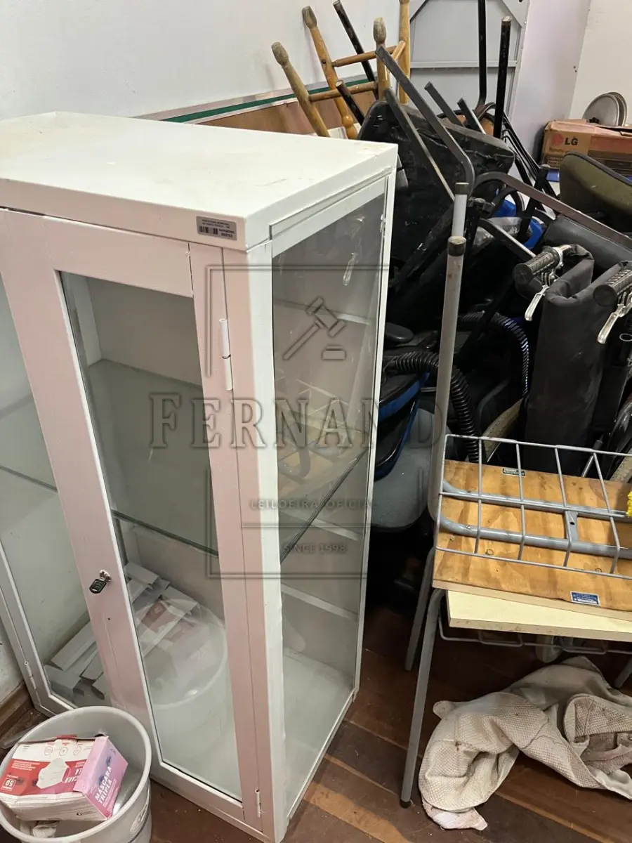 LOTE 006 - Lote de Sucata de Móveis, eletrônicos e diversos. Avaliado em R$ 1.390,00