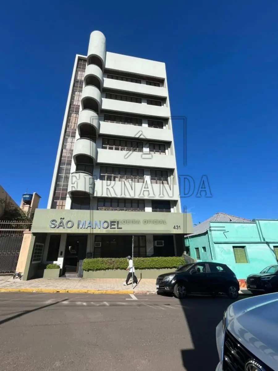 LOTE 001 - ALEGRETE/RS: Sala Comercial n°402, localizada na Rua Gen. Vasco Alves, nº 431/402, Centro, Alegrete/RS. Matrícula n° 18.313. Avaliada em R$ 188.100,00.