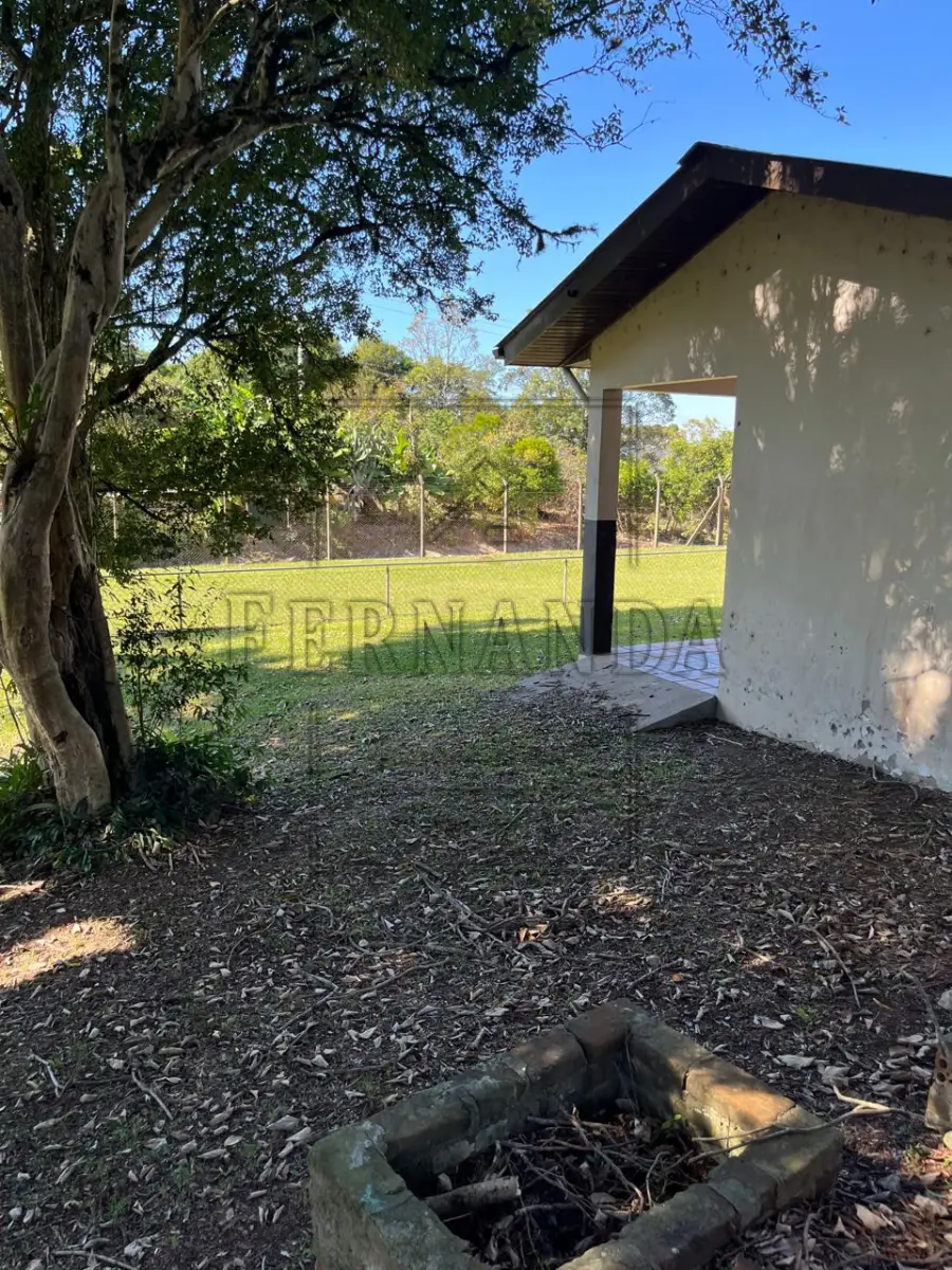 LOTE 005 - IMÓVEL EM SANTA TEREZA/RS: Terreno de 2.980,00m² localizado na Linha primeira Secção de Santa Barbara, Comunidade de São Valentim, Prédio da antiga Escola Municipal Rodrigues Alves. Avaliado em R$ 450.000,00. ACEITA-SE PARCELAMENTO.