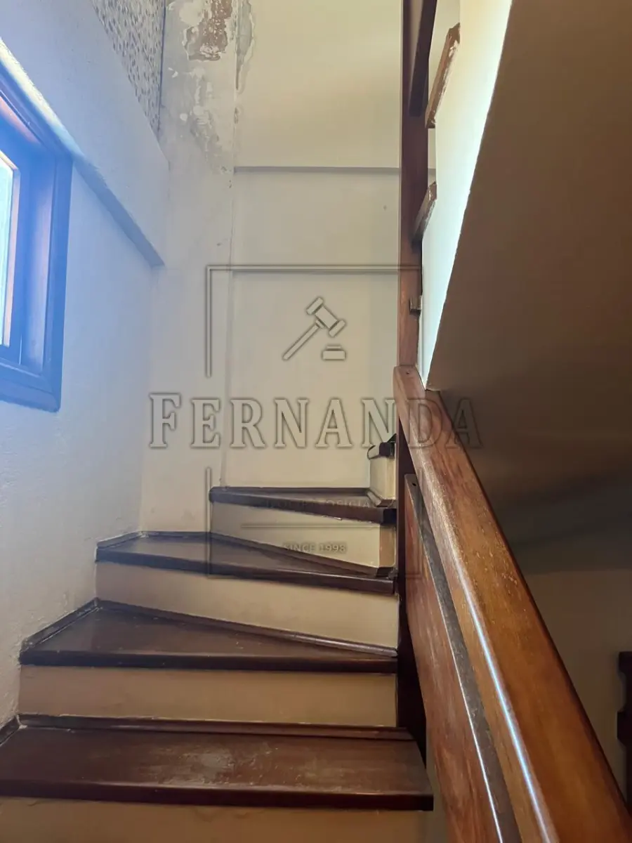 LOTE 002 - CANOAS/RS - Apartamento 1201 e 1301 (triplex), localizado na Rua General Salustiano n°452, Edifício Los Angeles, Canoas/RS. Área privativa de 412m². Matrícula n° 42.011 do Registro de Imóveis de Canoas. Avaliado em R$ 2.100.000,00. 1° Leilão.