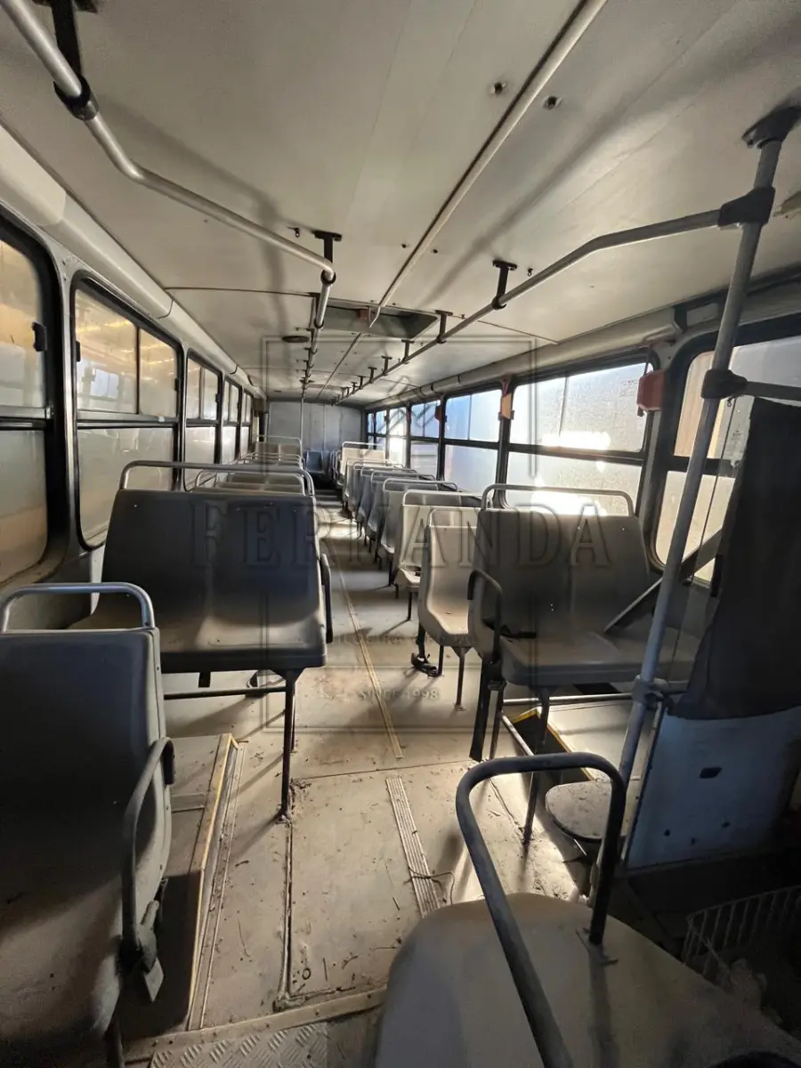 LOTE 016 - Ônibus VW / 16.180 CO, ano/modelo 1996/1996, placa IEP7758. Avaliado em R$ 2.600,00.