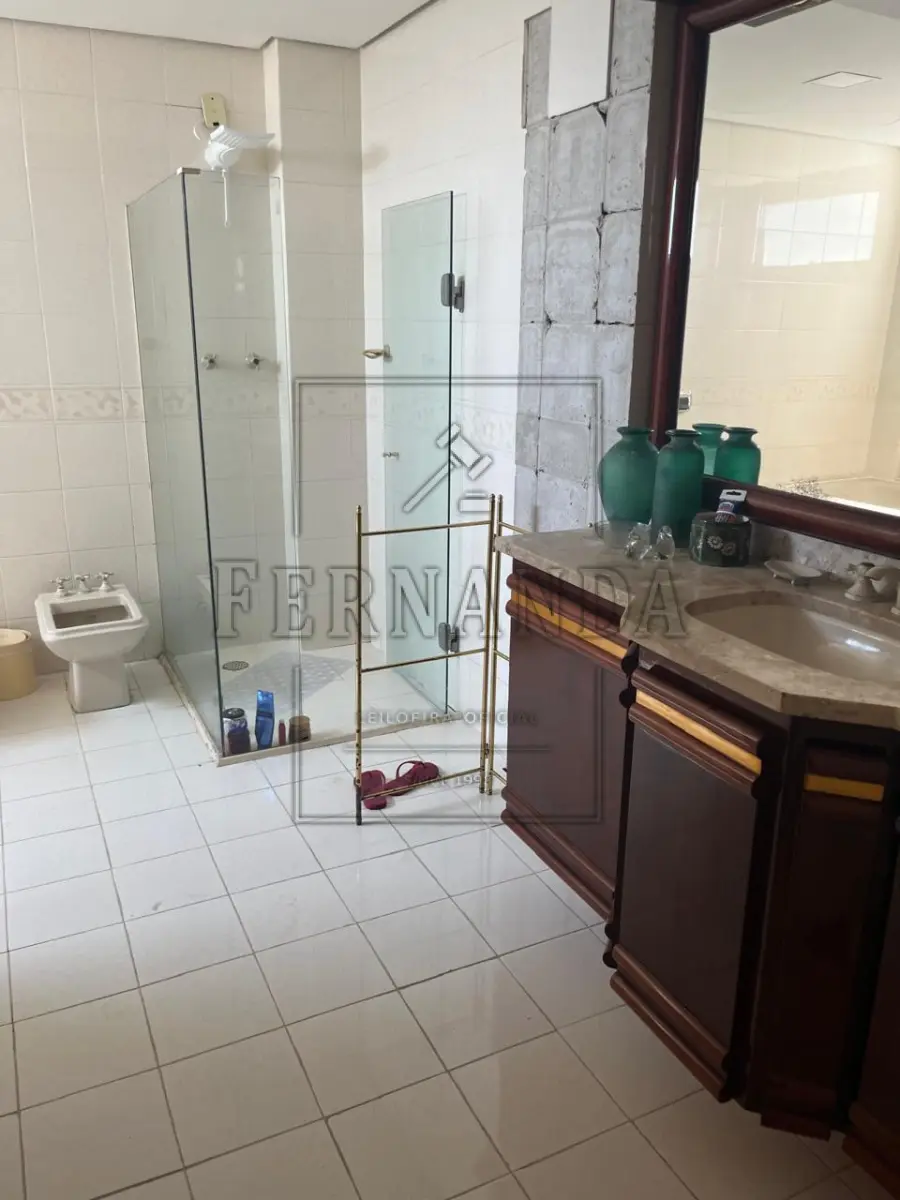 LOTE 002 - CANOAS/RS - Apartamento 1201 e 1301 (triplex), localizado na Rua General Salustiano n°452, Edifício Los Angeles, Canoas/RS. Área privativa de 412m². Matrícula n° 42.011 do Registro de Imóveis de Canoas. Avaliado em R$ 2.100.000,00. 1° Leilão.