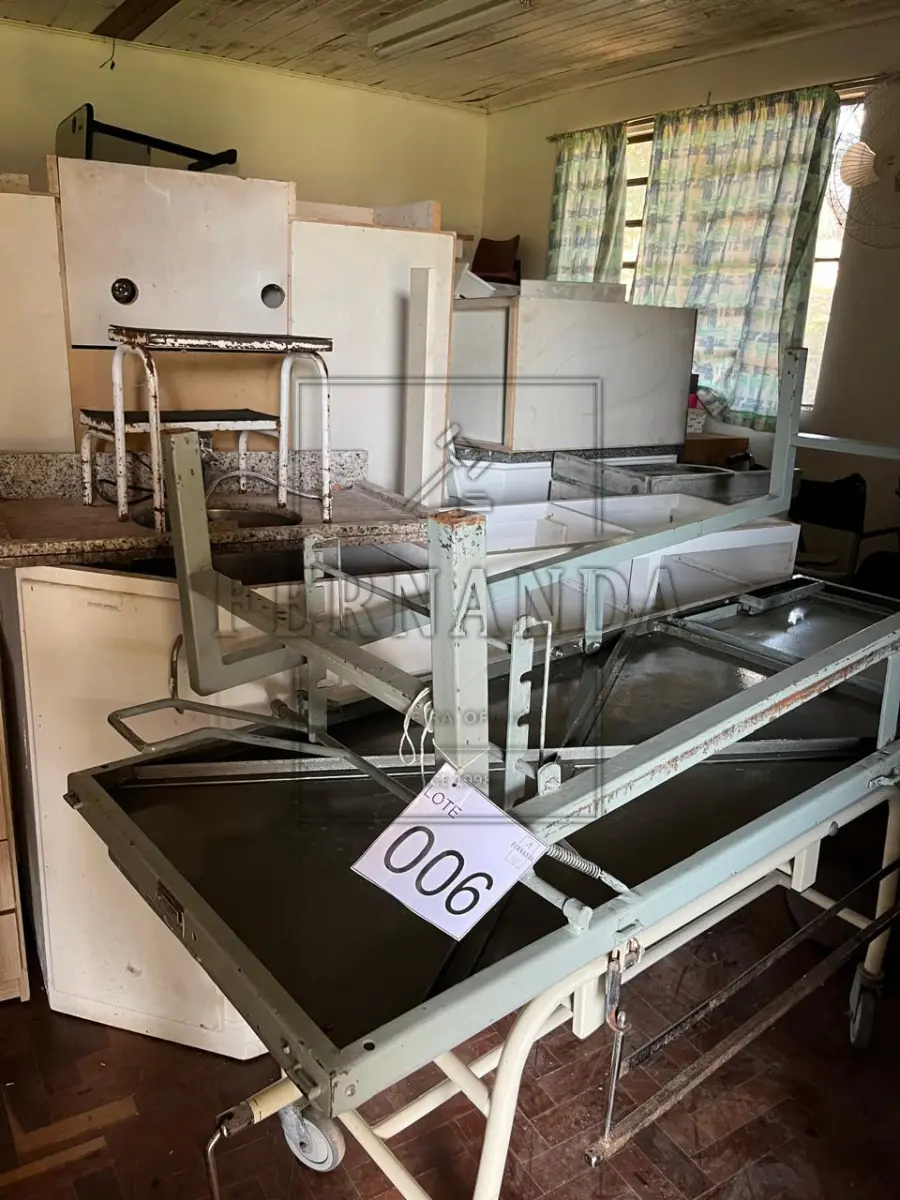 LOTE 006 - Lote de Sucata de Móveis, eletrônicos e diversos. Avaliado em R$ 1.390,00