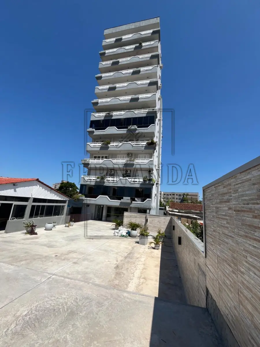 LOTE 002 - CANOAS/RS - Apartamento 1201 e 1301 (triplex), localizado na Rua General Salustiano n°452, Edifício Los Angeles, Canoas/RS. Área privativa de 412m². Matrícula n° 42.011 do Registro de Imóveis de Canoas. Avaliado em R$ 2.100.000,00. 1° Leilão.