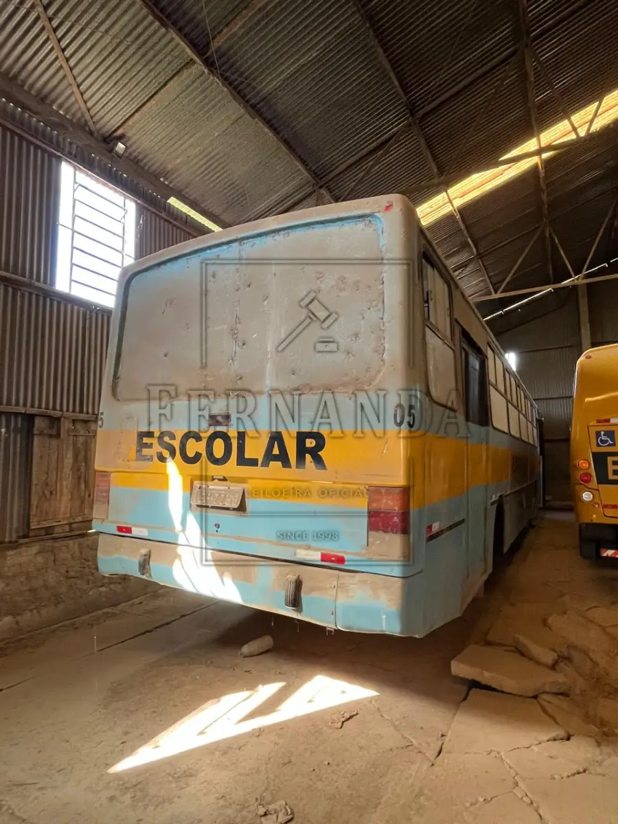 LOTE 016 - Ônibus VW / 16.180 CO, ano/modelo 1996/1996, placa IEP7758. Avaliado em R$ 2.600,00.