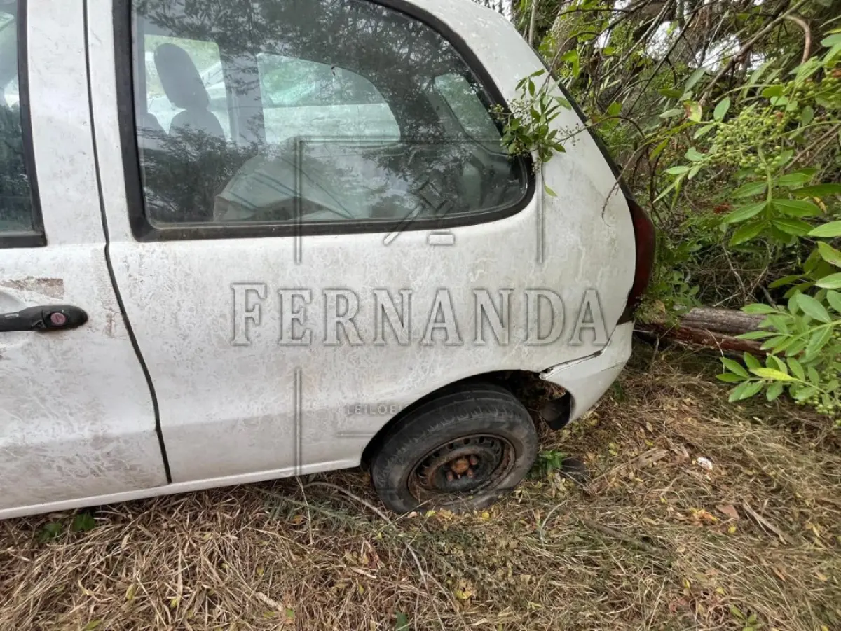 LOTE 010 - FIAT/PALIO FIRE, placa IWA6725, renavam 01024136970, ano/modelo 2014/2015  R$ 11.800,00