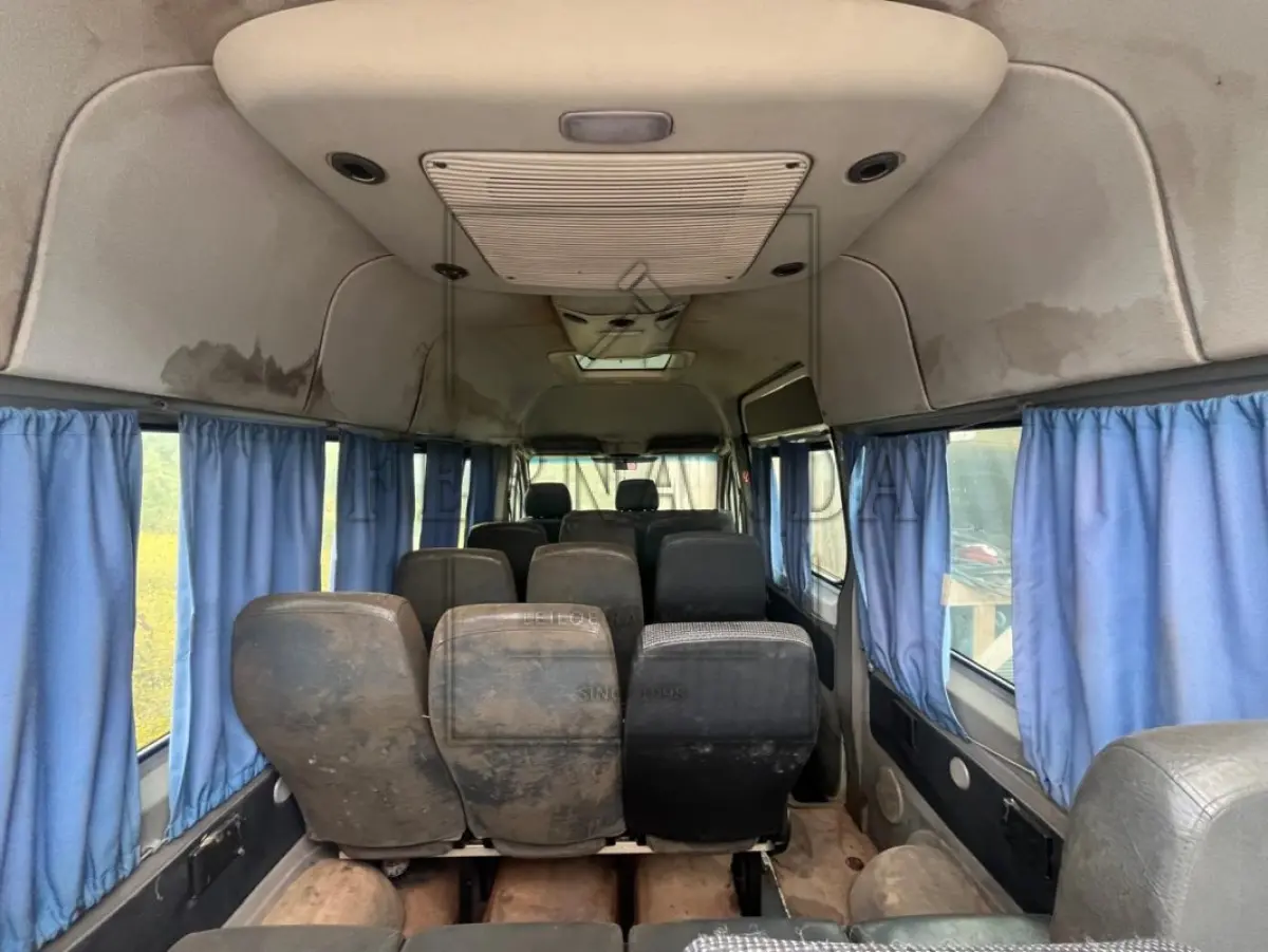LOTE 009 - I/M BENZ 415 CDI SPRINTER M, placa IVE5650, renavam 00604098898, ano/modelo 2013/2014  R$ 37.500,00