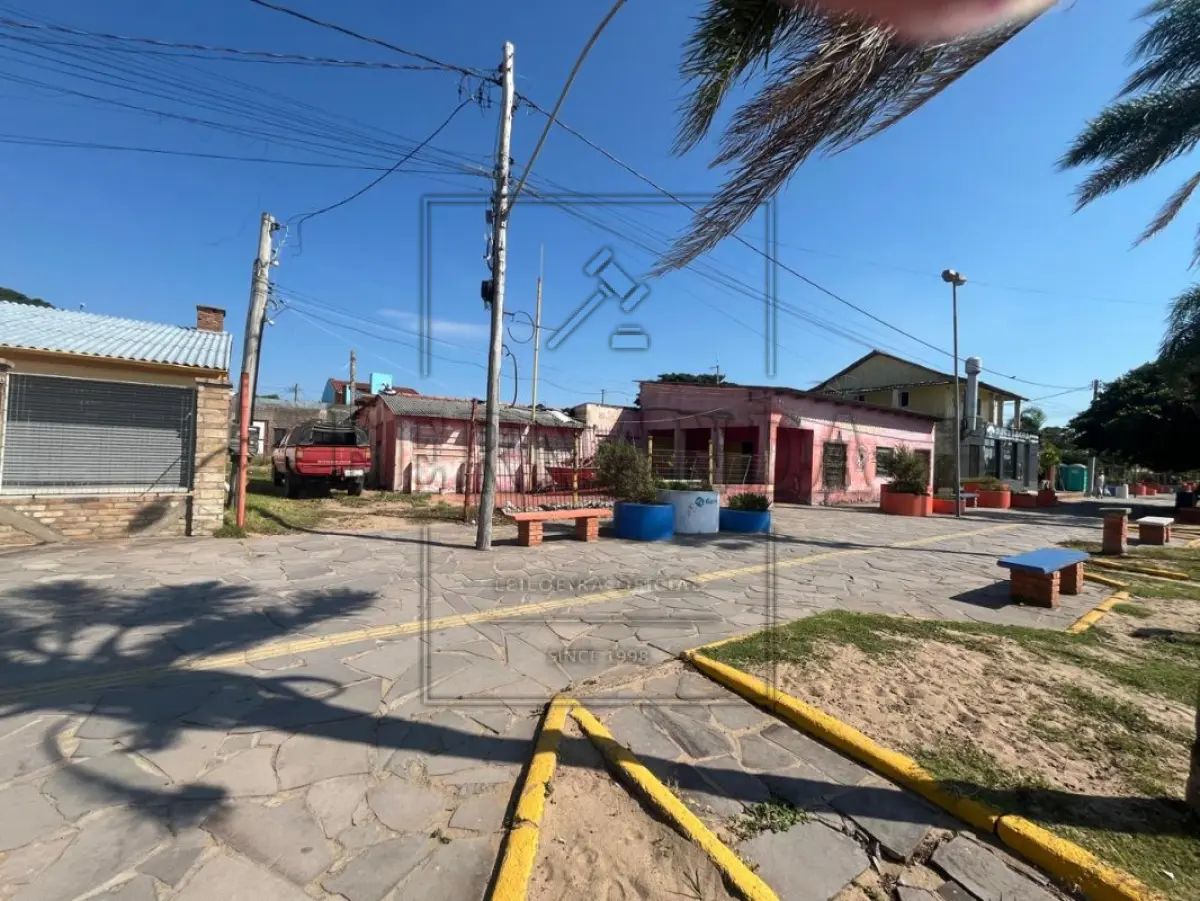 LOTE 011 - Imóvel situado na Rua da Praia – Calçadão, de Arambaré/RS R$ 937.973,61