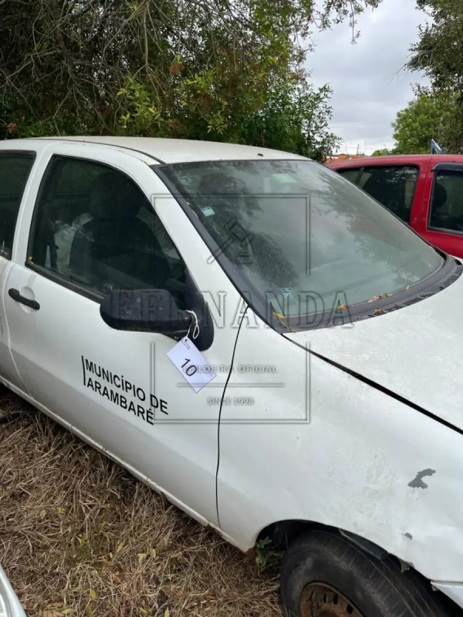 LOTE 010 - FIAT/PALIO FIRE, placa IWA6725, renavam 01024136970, ano/modelo 2014/2015  R$ 11.800,00