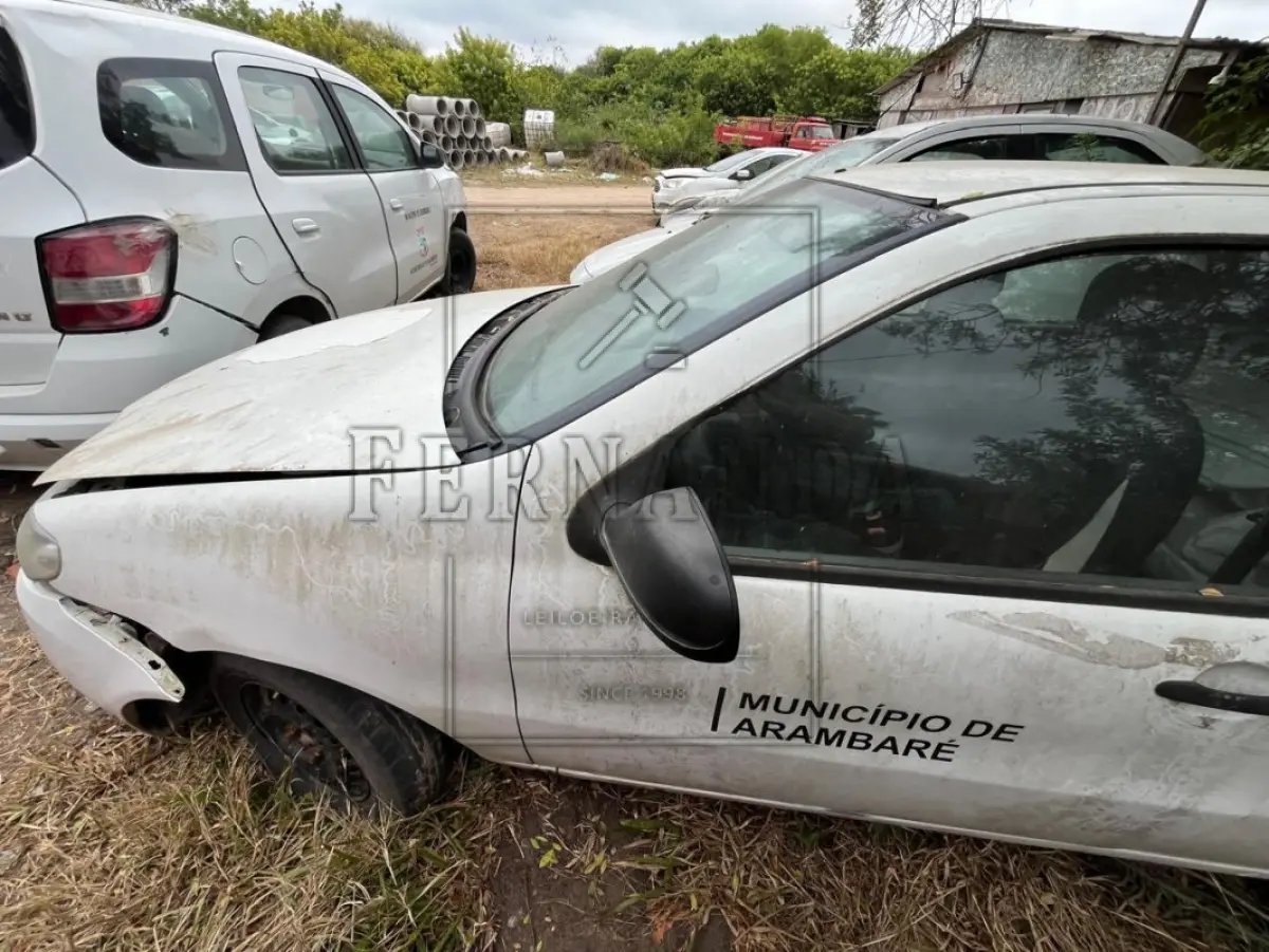 LOTE 010 - FIAT/PALIO FIRE, placa IWA6725, renavam 01024136970, ano/modelo 2014/2015  R$ 11.800,00