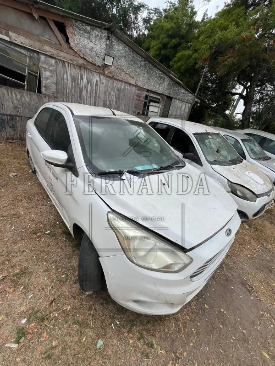 LOTE 006 - FORD KA SE 1.5 SD, placa IXA2423, renavam 01074260314, ano/modelo 2015/2016 R$ 18.500,00