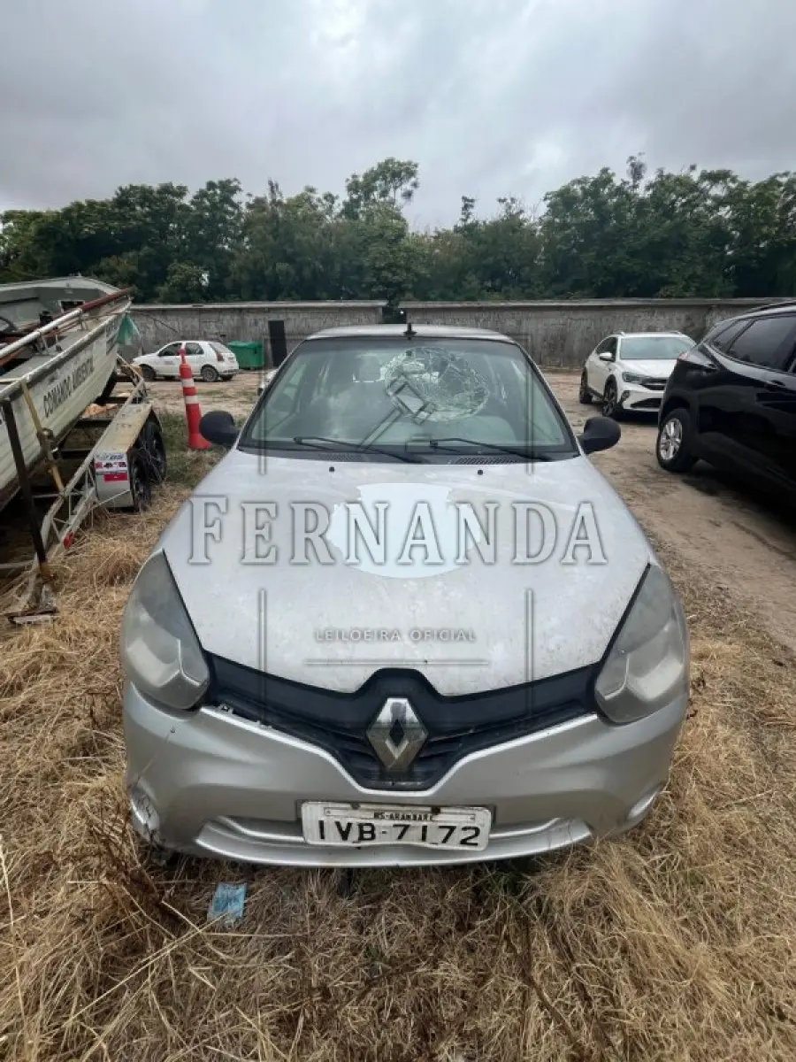 LOTE 002 - Renault Clio EXP, placa IVB7172, renavam 00596557280, ano/modelo 2013/2014  R$ 11.250,00