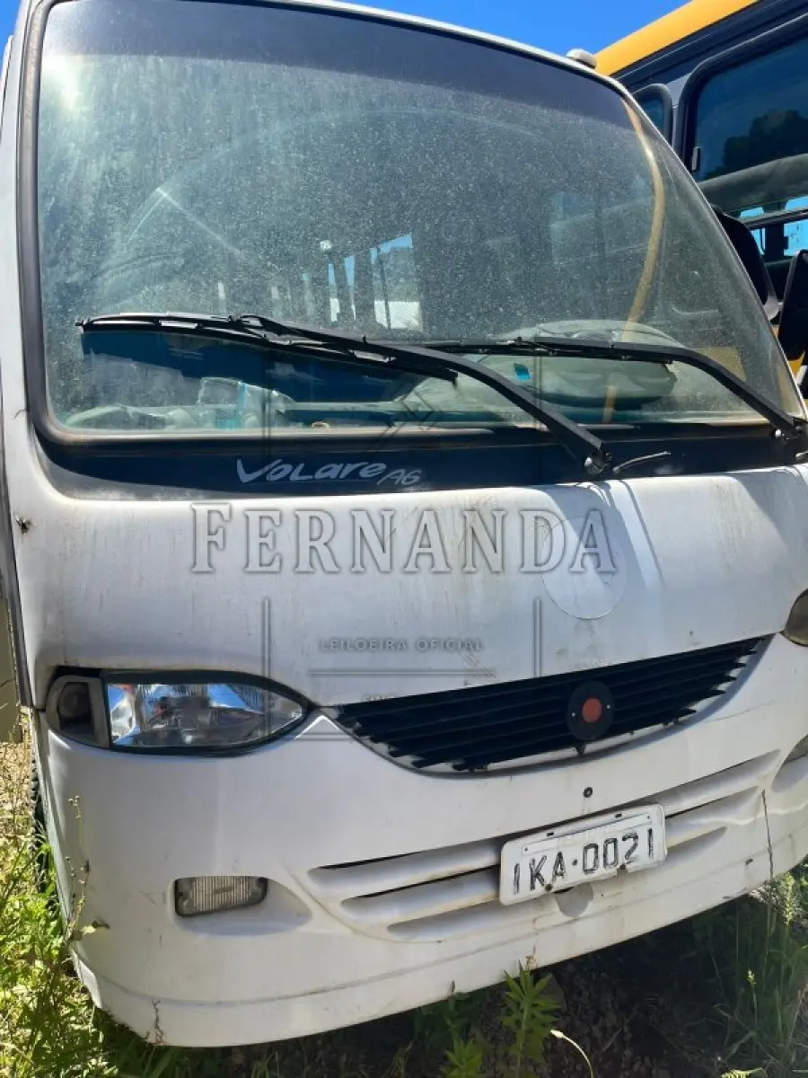 LOTE 007 - ÔNIBUS MARCOPOLO VOLARE A6 LOTAÇÃO, ANO 2001, RENAVAM 75799724-4, PLACAS IKA0021 VALOR MÍNIMO DO LOTE: R$ 7.100,00 (SETE MIL E CEM REAIS).