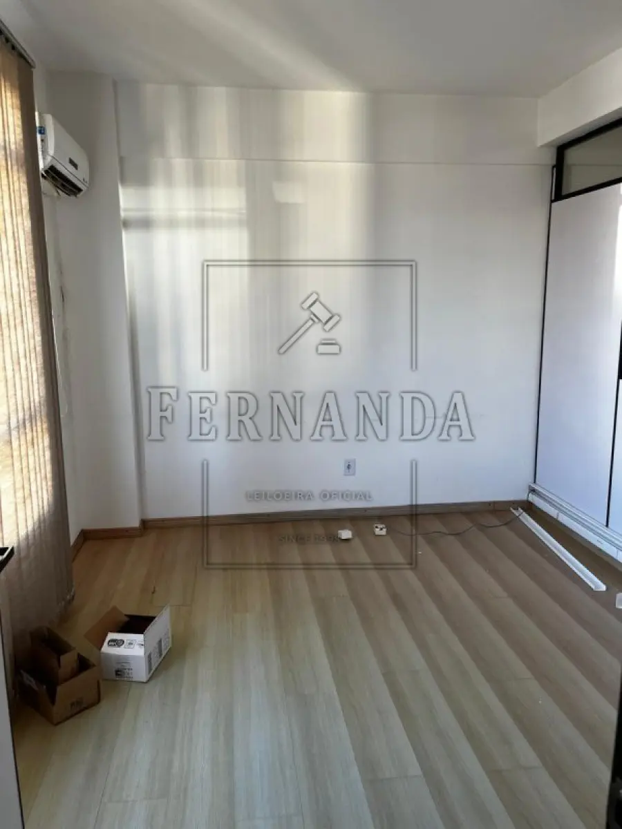 LOTE 002 - Sala Comercial Av. Presidente Vargas, nº 2135/503 - Centro - Santa Maria/RS  Matrícula nº 78.048 R$ 198.750,00.