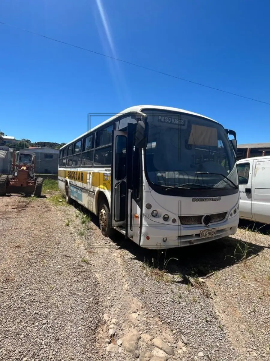 LOTE 014 - ÔNIBUS VOLKSVAGEN 17210 NEOBUS SPECTRUM, ANO 2003, RENAVAM 80754432-9, PLACAS ILG8994 VALOR MÍNIMO DO LOTE: R$ 8.000,00 (OITO MIL REAIS).