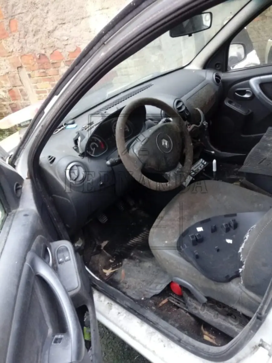 LOTE 037 - VEÍCULO RENAULT/SANDERO EXP 16HP, PLACA: IUW3994, ANO: 2013