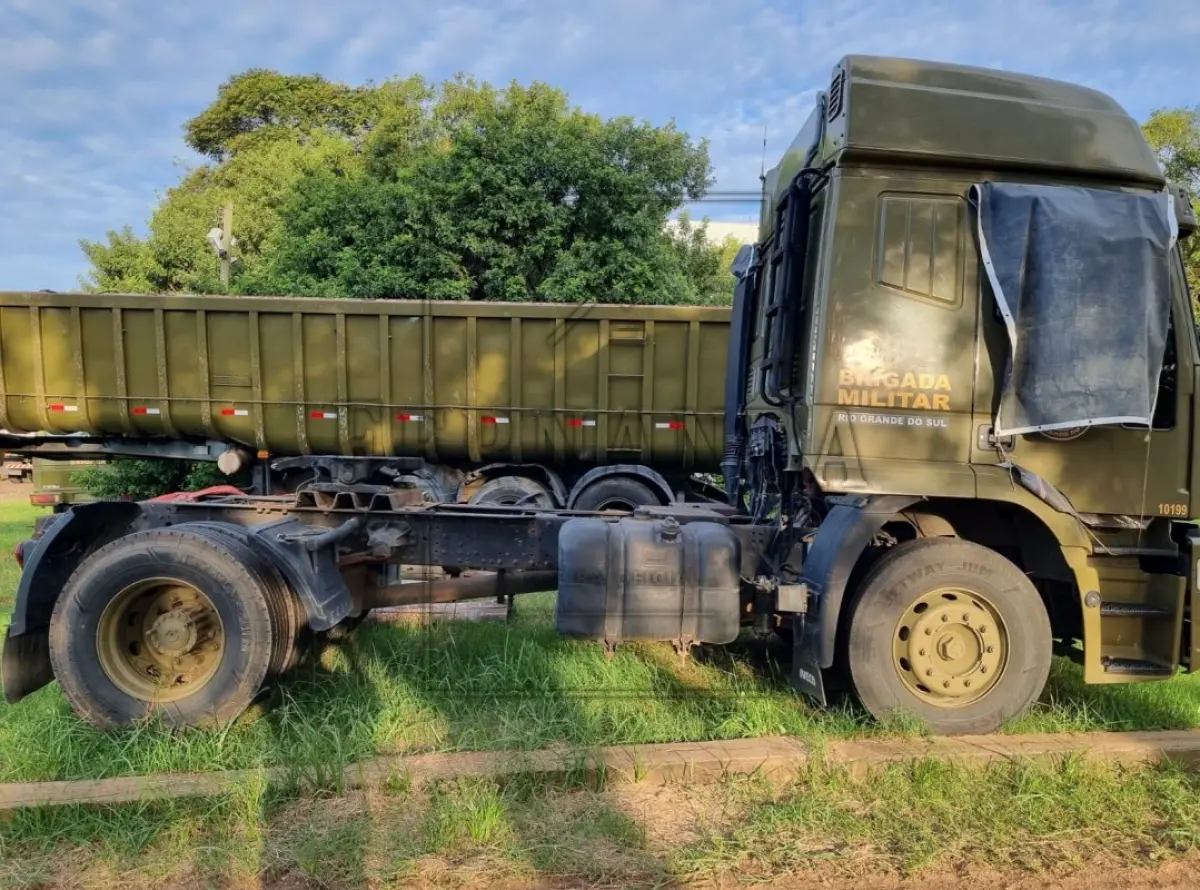 LOTE 032 - VEÍCULO IVECOFIAT/CAMINHÃO TRATOR E 450E37T, PLACA: MEH8540, ANO: 1999