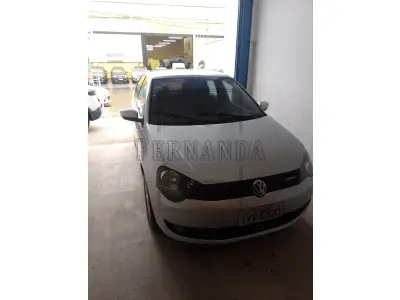 Veículo VW Polo 1.6, placas IVX6320, cor prata, ano/modelo 2013/2014. Avaliado em R$31.000,00.  BEM RECOLHIDO