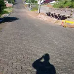 HARMONIA/RS - VENDA-DIRETA: TERRENO EM HARMONIA/RS: UM TERRENO COM A SUPERFÍCIE DE 1.678,06M², SEM BENFEITORIAS, SITUADO NA ZONA URBANA DA CIDADE DE HARMONIA, SEM QUARTEIRÃO FORMADO, MEDINDO E CONFORTANDO-SE: AO NORTE, ONDE MEDE 80,80M, COM FLÁVIO PEDRO WEBER; AO SUL, ONDE MEDE 87,00M COM EDGAR SOST; A OESTE, ONDE MEDE 20,00 COM FLAVIO PEDRO WEBER, E A LESTE ONDE MEDE 21,00M COM WUNIBALDO ORTH. MATRÍCULA N° 20.636 DO CRI DE SÃO SEBASTIÃO DO CAÍ. ACEITA-SE PARCELAMENTO ATUALIZADO (ATÉ 15 VEZES). IMÓVEL AVALIADO EM R$270.000,00.