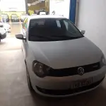 VEÍCULO VW POLO 1.6, PLACAS IVX6320, COR PRATA, ANO/MODELO 2013/2014. AVALIADO EM R$31.000,00.  BEM RECOLHIDO