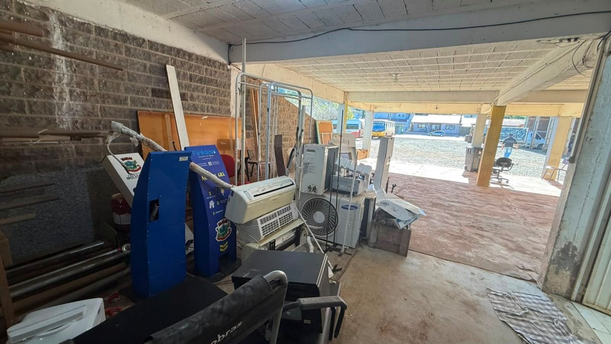 Foto de SUCATAS EM LEILÃO